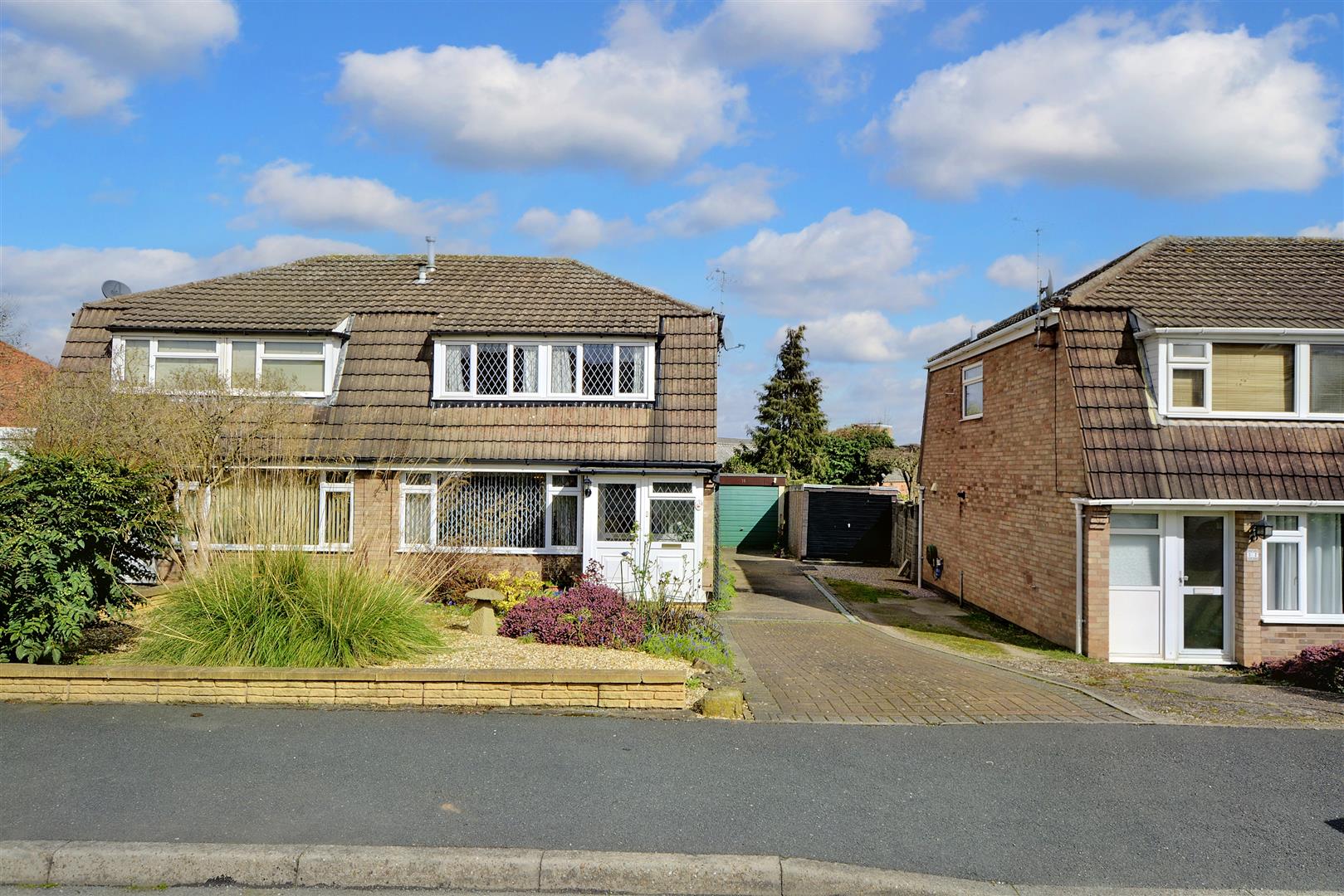 Hampshire Drive, Sandiacre, Nottingham Robert Ellis Estate Agents